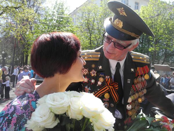 Обожаю наших ветеранов:энергетика,сила,любовь к жизни!Нам еще учиться и учиться:)