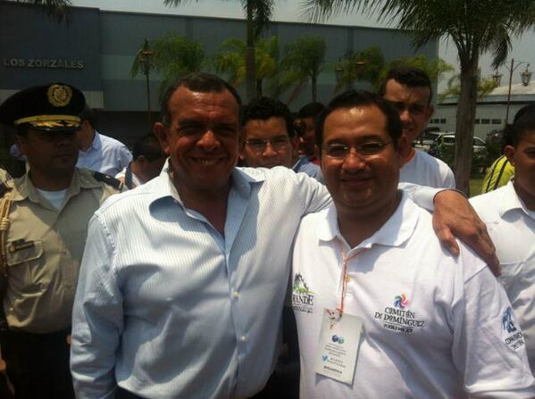 Con el Presidente de Honduras Porfirio Lobo <a href="/CIJE2013/">CIJE2013</a> <a href="/romerocorona/">Tania abigail Romero corona</a>  <a href="/coparmexchiapas/">COPARMEX CHIAPAS</a> <a href="/CoparmexComitan/">COPARMEX Comitan</a> <a href="/coparmexSCLC/">COPARMEXSanCristóbal</a>