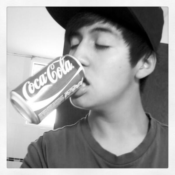bryan_belieber's tweet photo. I love you cokaa http://t.co/Pio18Jd9bZ