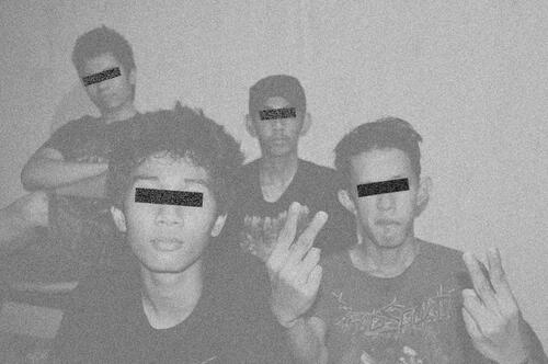 Kami juga mempunyai band bergenre Grindcore, silahkan follow <a href="/EKSEKUTOR2/">Penis indo</a>