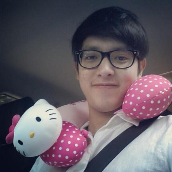 Instagram_ufo's tweet photo. มุมแบ๊วๆของชายภัทร ^^       Instagram ดารา: jirayu_jj  http://t.co/lQlNuO529T