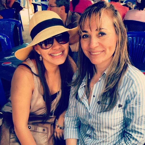 china_jg's tweet photo. Gracias a Dios por mi mama!!! @Norwest04 y me felicito por haberla hecho madre primeriza! :) love you mommy!!! http://t.co/9n4S8qlBxg