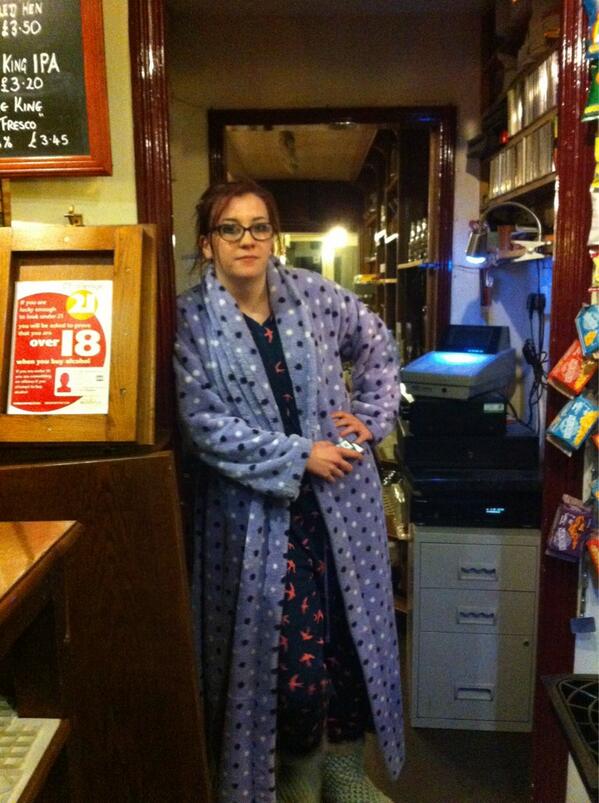 GGilbert180's tweet image. @SamiieGilbert haha #needsashower