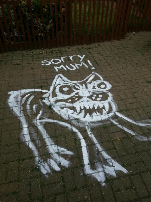 Gemma792's tweet photo. Worth a go,had2rush becoz of the rain.Im in a shit load of trouble when my mum gets in @DownloadFest #drawdownloaddog http://t.co/0JItf0N7x4