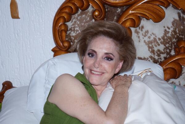 VicenteFdzJr's tweet photo. Gracias por existir , te amo mama . Felicidades a todas las madres, #RT http://t.co/FeAse7GwRa
