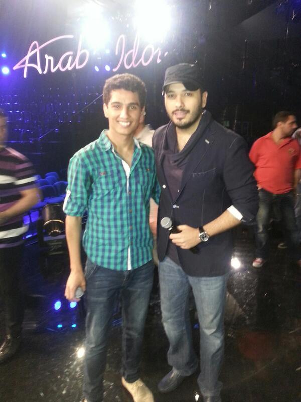 MohammedAssaf89's tweet photo. صورة لي مع الفنان رامي عياش قبل حلقة اليوم تابعوني الساعة 9 مساء#arabidol http://t.co/bekv5bVThO
