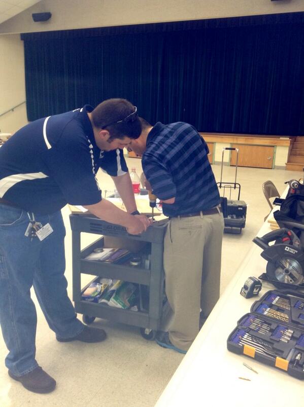 MBankheadSmith's tweet image. #smsstem #mcsstem Travis &amp;amp; Tyler building the platform for the NASA rockets