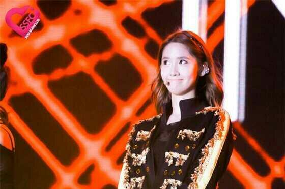 FR_ImYoonA's tweet photo. Hemmm.... http://t.co/VmP4bYRahN