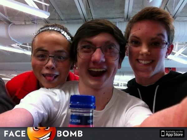 This #facebomb app is absurd! bit.ly/face-bomb-swap <a href="/facebombapp/">Facebomb & Faceswap</a> Check out this pic:
