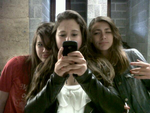 FragmaxMathilde's tweet image. Les vrais X3 @rosalieleclercq @manondebasly