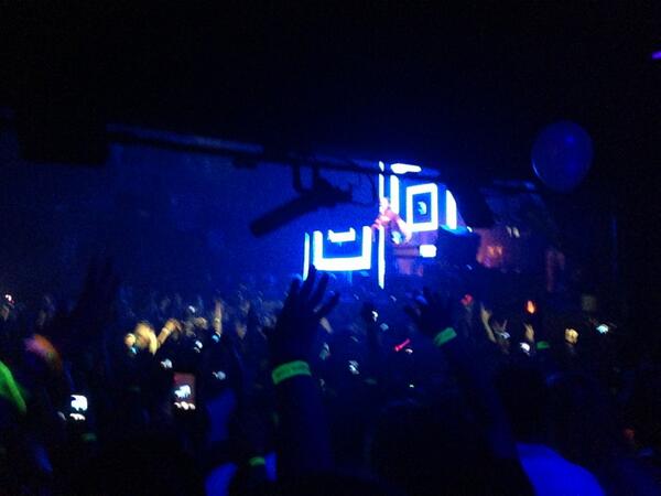MikeDaley22's tweet photo. @arminvanbuuren was awesome last night at the amphitheater in Tampa !! http://t.co/7uBkmQYCH6