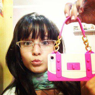 Larii_Cover's tweet photo. Uau Agora tenho uma nova Bolsiinha" Rsrs http://t.co/TrGis76mLq