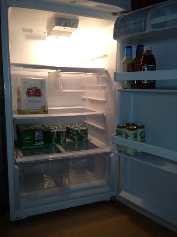 mtaylor_rmt's tweet photo. Boys weekend fridge http://t.co/NcUgYA01tS