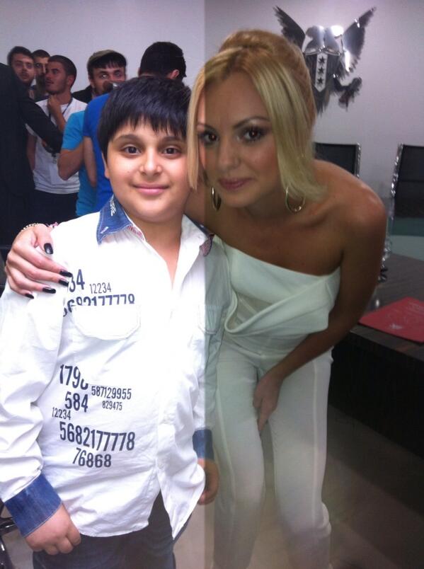 AhmetVehbiahmet's tweet photo. Yeah alexandraaaa http://t.co/AwZkhm65QX