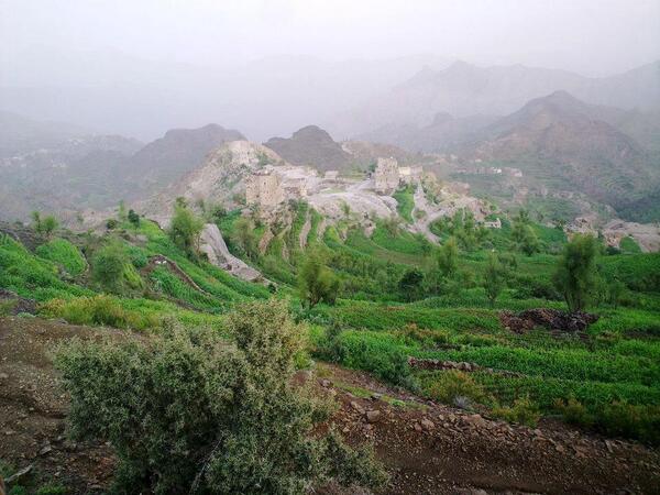 nnbb2222's tweet photo. منظر من مغربة الصلاه وصاب العاليا محافظة ذمار اليمن (: http://t.co/NmEJ1Yxpp1