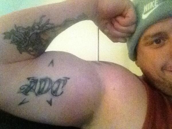 CraigCaunt's tweet photo. @Billy290786 u need guns like these kid!! http://t.co/tApED1iSio