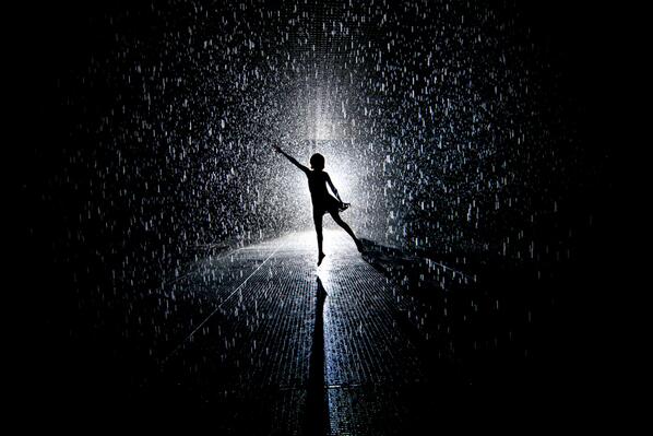 MoMA The Museum of Modern Art (@museummodernart) on Twitter photo "<a href="/KatieSokoler/">ColorMeKatie</a>: The Rain Room! " Starting tomorrow you too can dance in the rain without getting wet. #RainRoom "<a href="/KatieSokoler/">ColorMeKatie</a>: The Rain Room! " Starting tomorrow you too can dance in the rain without getting wet. #RainRoom
