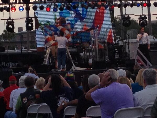 DoctorJoette's tweet photo. Painting of flag finished during song got $14,000 for war vet #MikeNicholson http://t.co/AkApDahp0r