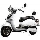 De voorjaarszon? Dan lekker electrisch scooter rijden. Geruisloos, duurzaam en  milieuvriendelijk. Bij ons te koop !