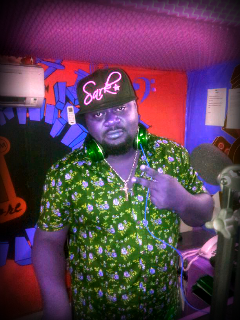 Y1079FM's tweet photo. A #MoneyMakingMonday wit @sammyforson On Da Best #MydMorningShow In Africa #Np @djkhaled #TakeIt2DaHead http://t.co/KCXiQED4Np #YfmArmy