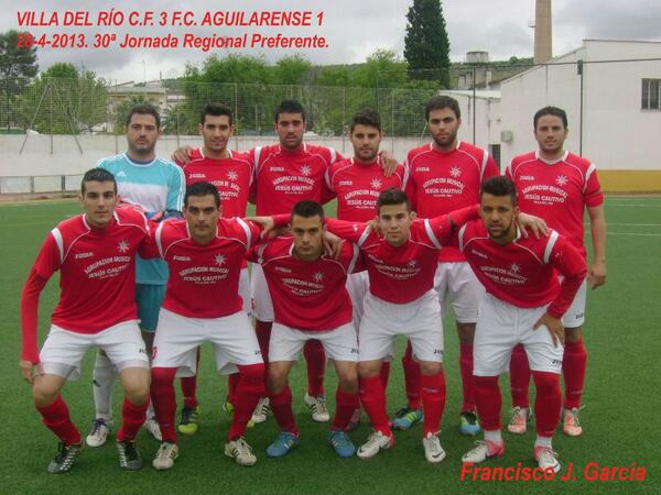 FranElena_A's tweet photo. Ultima alineacion del @VilladelRioCF 12-13 @DanieloMassaro @frannnlopez @juanra7vdr @mariano_caro @AlvarooRojas http://t.co/nli7b55FCS