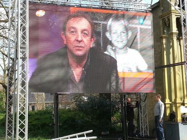 Powersound1's tweet photo. Wij zijn er klaar voor, laat de uitzending van de kroning maar beginnen! http://t.co/lVvZWWwOuV