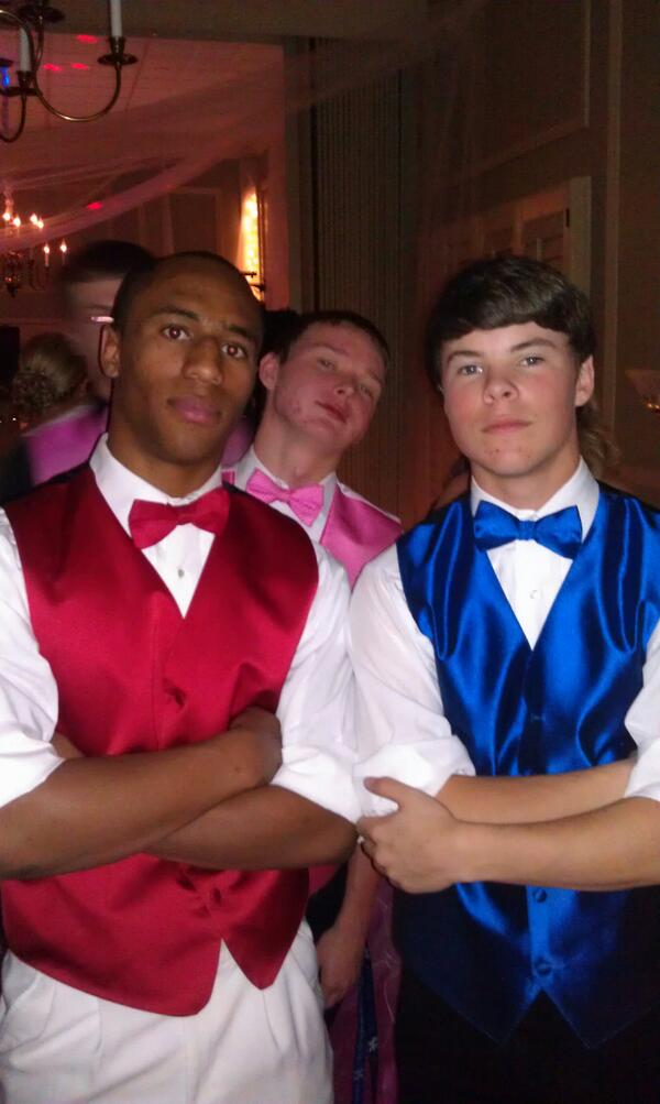 JHENDO95's tweet image. My boy Clam!! @Cam_Montgomery #PromNight2013