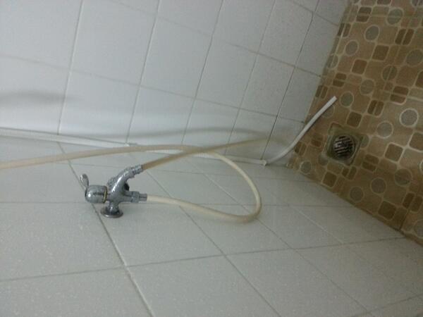 infoapartjkt's tweet photo. Parah.. air yang keluar di #apartemen kebagusan city kotor bgt.. fiuhhh.. http://t.co/0xvOKjlZhN