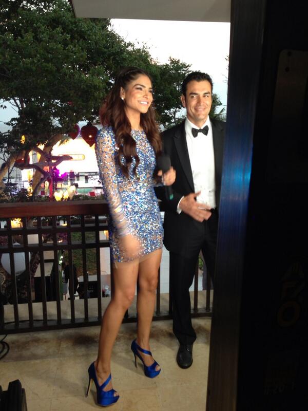 Jomarigoyso's tweet photo. #tequiero #mecaessuper #perono #lasvegasestaennevada @PrimerImpacto http://t.co/MyK6eV38dr