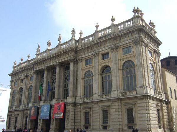 If you fly to #Turin, until next 1st September, you should not miss the exhibition of the photographer Elliott Erwitt