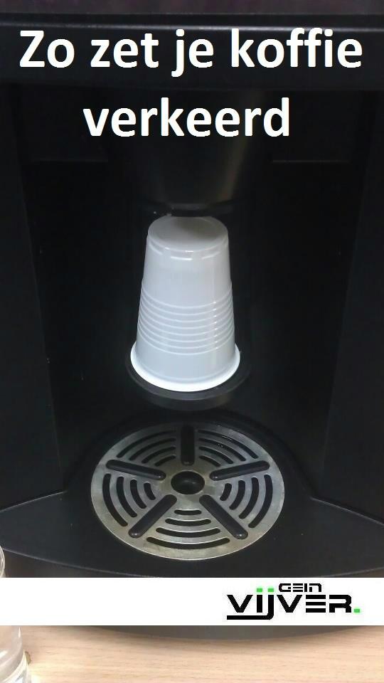 Geinvijver's tweet photo. @rubenvdmeer en zo zet je vervolgens je koffie verkeerd http://t.co/gDBPsi4Snp