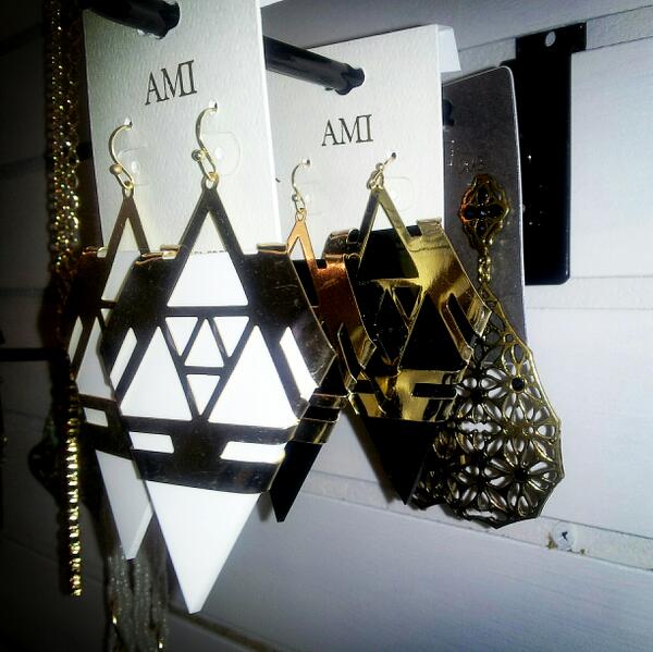 LashCountess's tweet image. New jewelry in @Eye_Candy4me ! #bling #jewels #winning