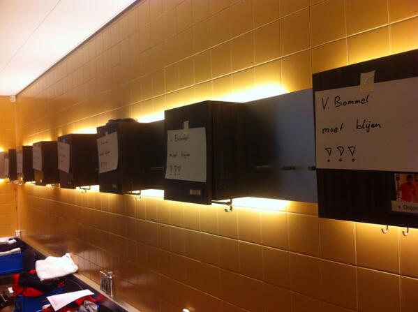 paulvankemenade's tweet image. Ook in de kleedkamer van de Herdgang is de wens van de spelersgroep duidelijk! #psv #herdgang