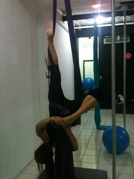 PoleFitMargarit's tweet photo. Acrobacia con Telas!! http://t.co/1BfwWZIcMO