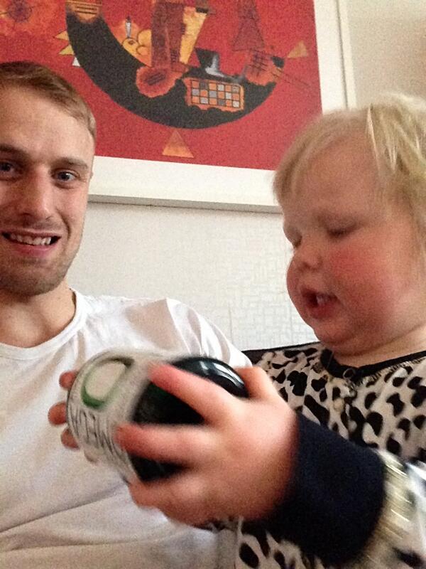 jarnekarna's tweet photo. Inte bara grymma tillskott, fungerar även utmärkt som maracas @PurePharmaSWE #purepharma #omega3 http://t.co/LWe8inB5ju