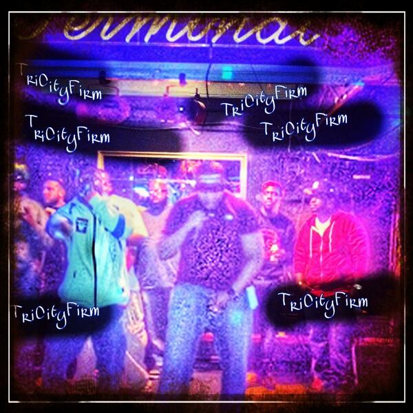 CATCHEMSTREETS's tweet image. Want 2 Give Another Shout 2 @CATCHEMSTREETZ 4 Going Out Of Town And Killing The Stage! #ThatCatchLife