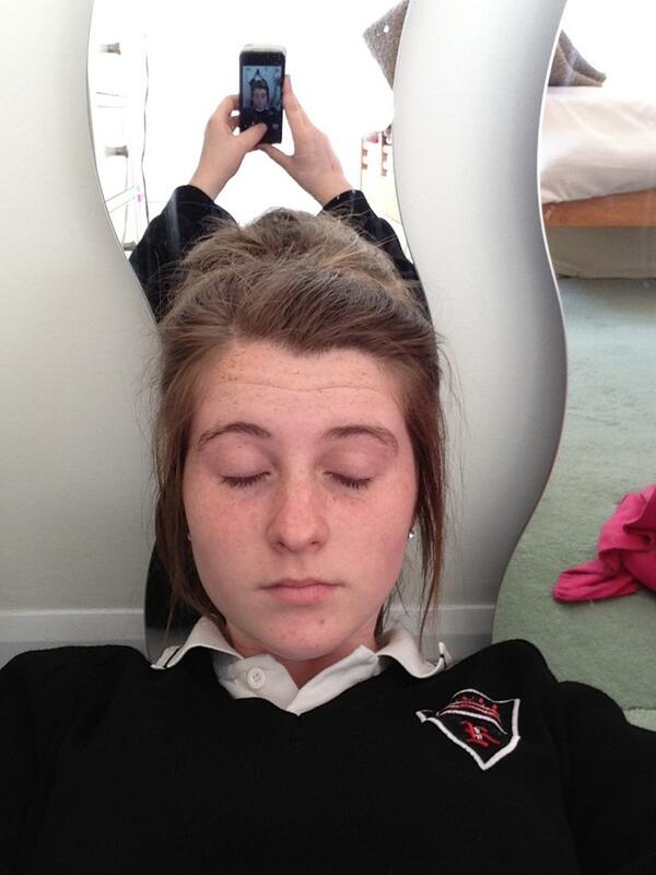 char_worm's tweet photo. Bf caught me sleepin lol #howcute http://t.co/XhDnVjBYPP