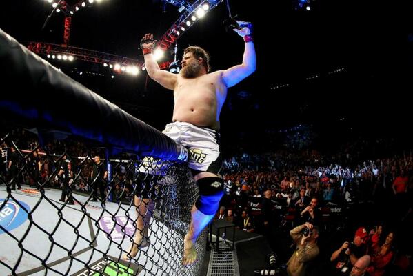 Andy_HenoO's tweet image. “@roynelsonmma: I want to thank every1 for the support! Fans http://t.co/pRZngxN4N7” This is  a fighter. #Hero #KnockOutPower is dangerous.