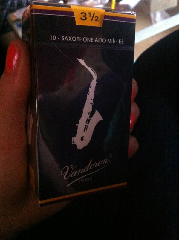 SaxPlayerProbs's tweet image. Much needed! #saxophonefun