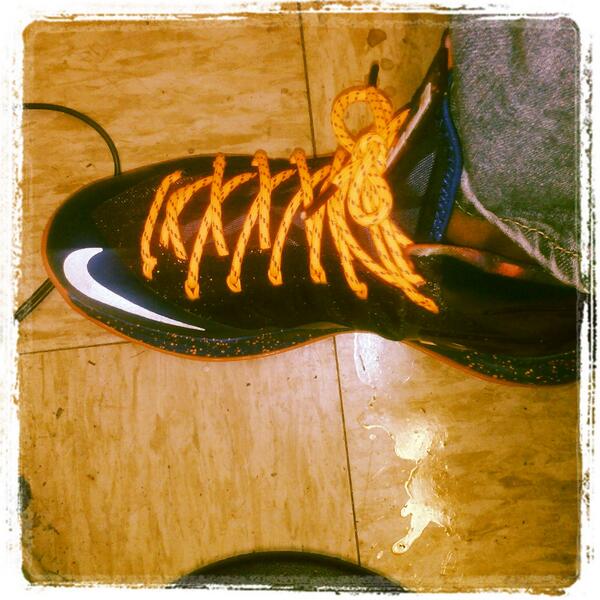 Knightis_'s tweet image. New #lebron10 #superherocollection