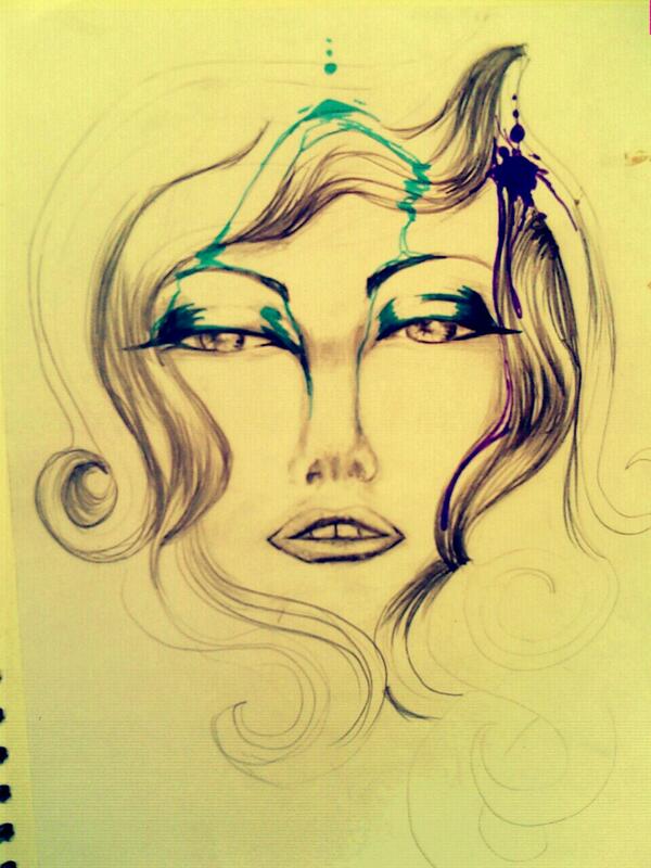 NarcesM's tweet photo. @ladygaga  you are in blue and purple, eyes and skin, hair and lips. You are painted artpop http://t.co/vYLdXZAnjp