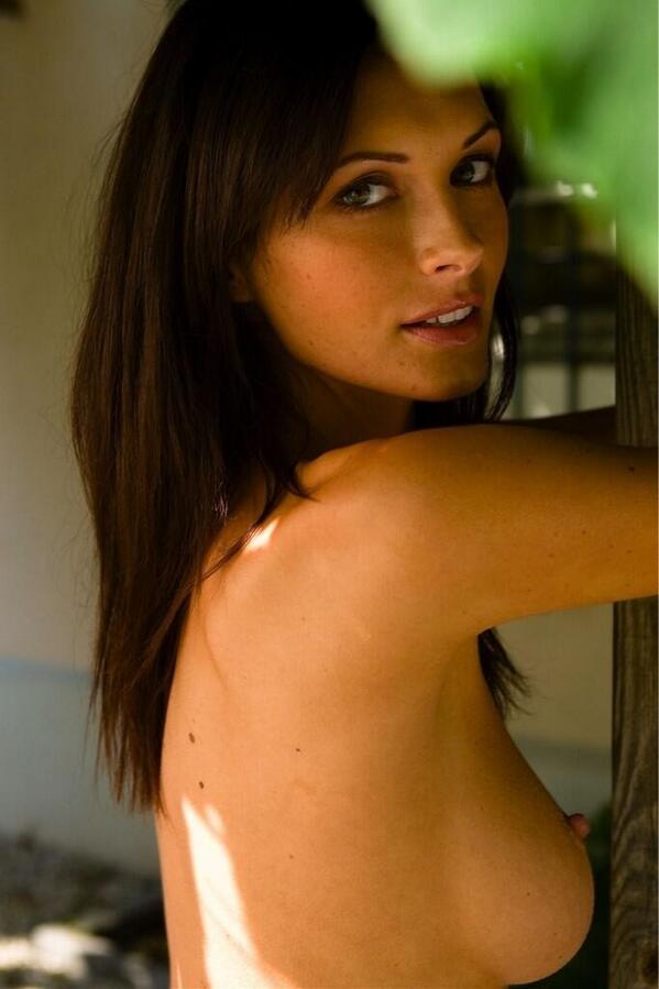 MichGenit's tweet photo. #boobs #tits #nudes http://t.co/2JqEgccMsp