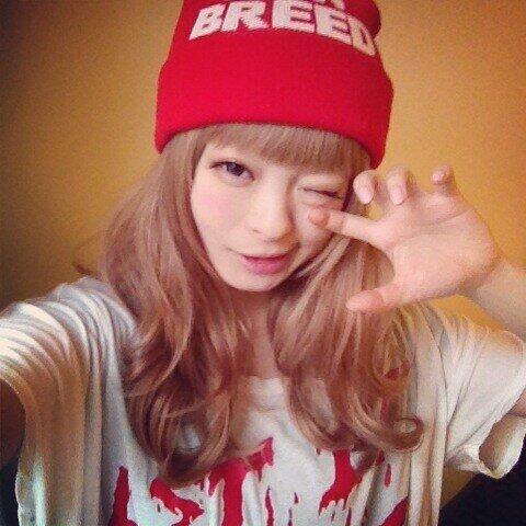 kyari_bot's tweet photo. ウインク下手くそ https://t.co/se1FOSes1c