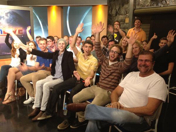 9NewsNOW's tweet image. Big shout out to our studio audience on #9StreamLIVE.Watch all the action unfold here: youtube.com/watch?v=CP3ZI7…