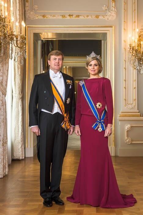 MINTned's tweet photo. Proficiat aan onze Koning en Koningin, Hiep Hiep Hoera http://t.co/TsOhKJ22wi