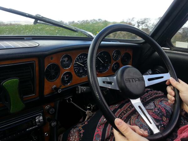 dmjohnsonphotos's tweet image. On our way to Folly Farm for the day... In a 1977 Triumph Stag! #ClassicMotoring #TopDownTuesday