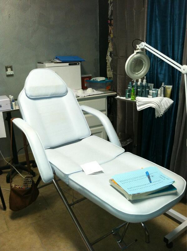 __erinjessica's tweet image. where I'm studying today.. #salonprobz