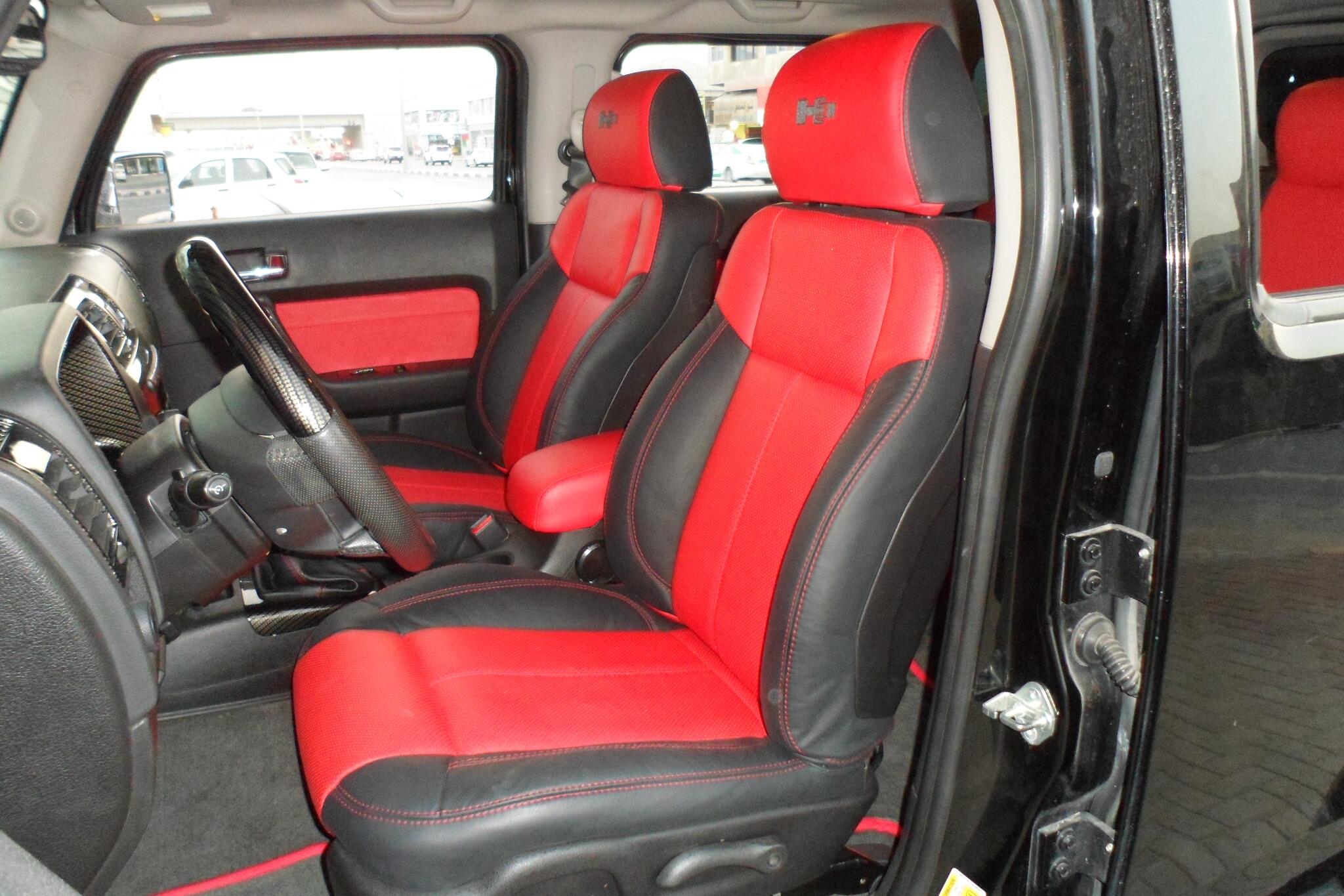 Hummer H3t Interior