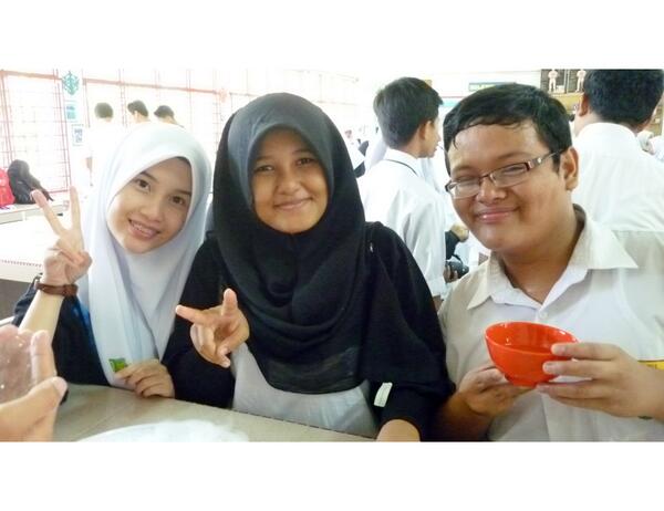 sarahhisham96's tweet image. #SchoolScienceProject @BalqissOthman , haifah and khairul ;)