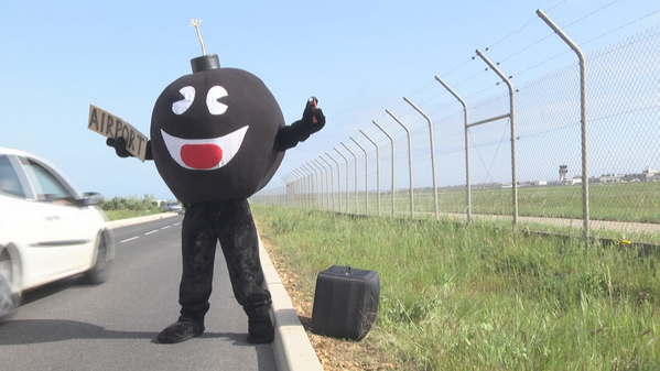 My new costume ! 20.000 RT and I shoot the video !
Voilà mon nouveau costume ! 20.000 Retweets et je fais la vidéo !